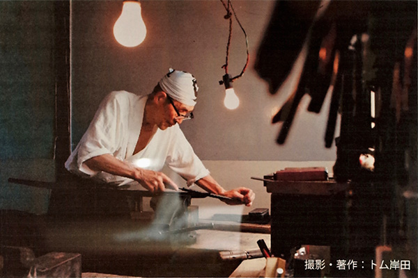 A concentrated expression, in the later stage of Akitsugu Amata’s career, of the skills, research, and spirit he accumulated over decades of swordsmithing.
