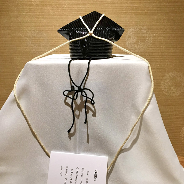 The eboshi is a keepsake personally left behind by Akitsugu Amata himself.